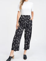Load image into Gallery viewer, Wide Leg Floral Pants
